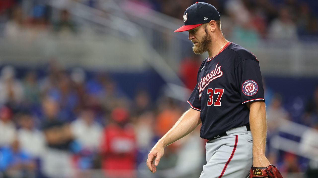 MIAMI, FLORIDA - JUNE 09: Stephen Strasburg #37 of the Washington Nationals reacts as he is taken out of the game by manager Dave Martinez #4 (not pictured) during the fifth inning against the Miami Marlins at loanDepot park on June 09, 2022 in Miami, Florida.