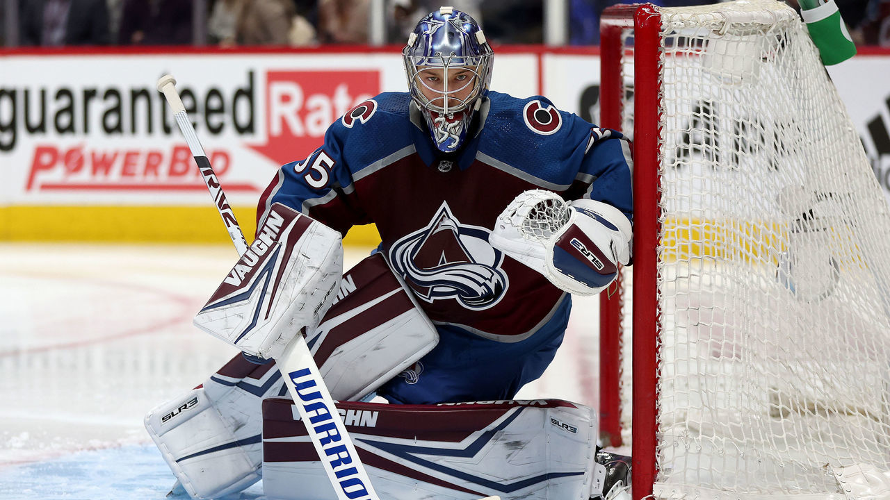 DENVER, COLORADO - MAY 25: Darcy Kuemper #35 of the Colorado Avalanche tends goal against the St Louis Blues in the first period during Game Five of the Second Round of the 2022 Stanley Cup Playoffs at at Ball Arena on May 25, 2022 in Denver, Colorado.