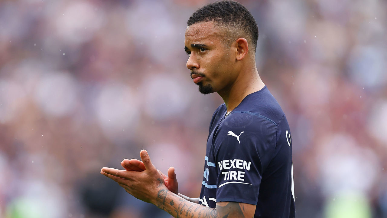 LONDON, ENGLAND - MAY 15: Gabriel Jesus of Manchester City acknowledges the fans during the Premier League match between West Ham United and Manchester City at London Stadium on May 15, 2022 in London, England.