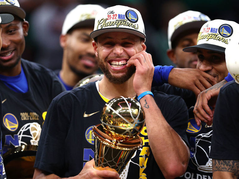 Curry named Finals MVP for 1st time | theScore.com