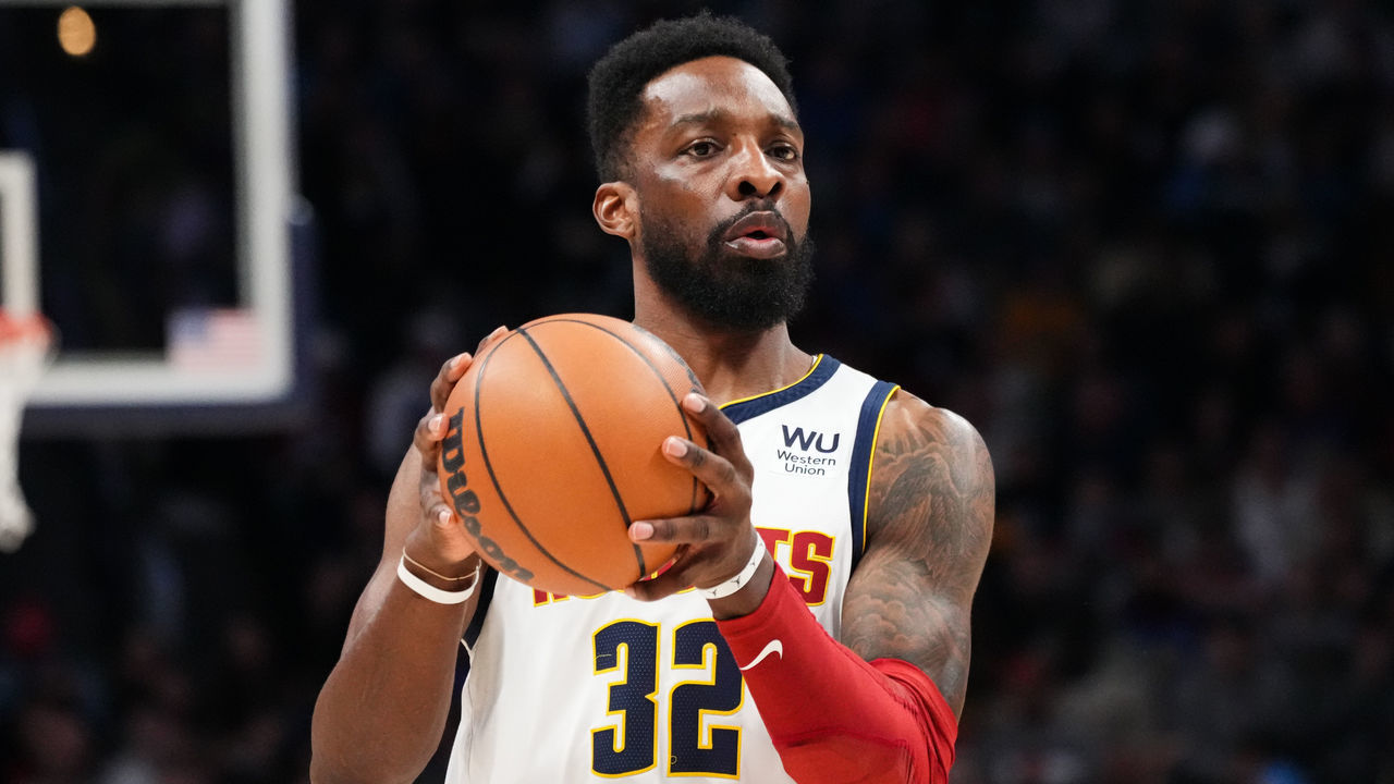 DENVER, CO - APRIL 07: Jeff Green #32 of the Denver Nuggets looks to pass the ball against the Memphis Grizzlies at Ball Arena on April 7, 2022 in Denver, Colorado.