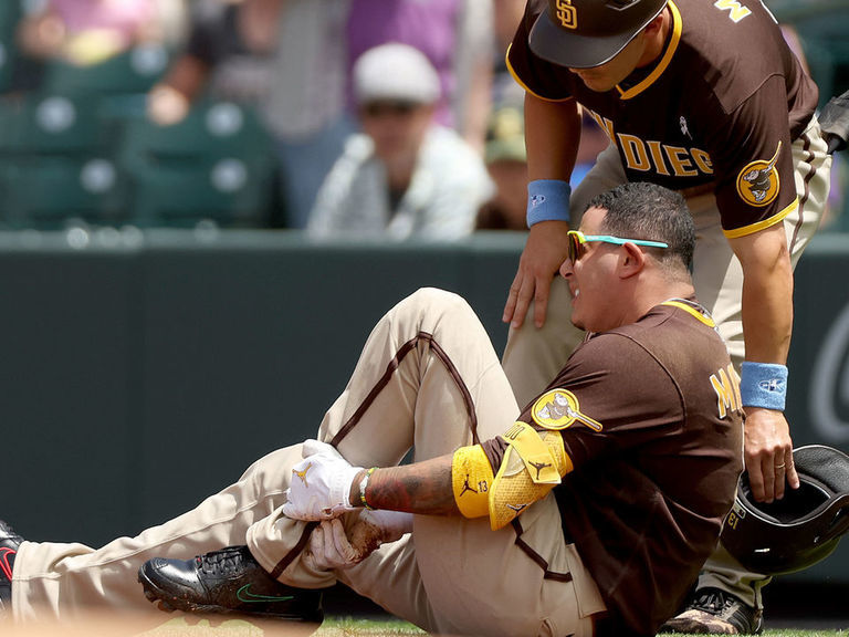 Padres star Machado sprains left ankle in tumble at 1st base