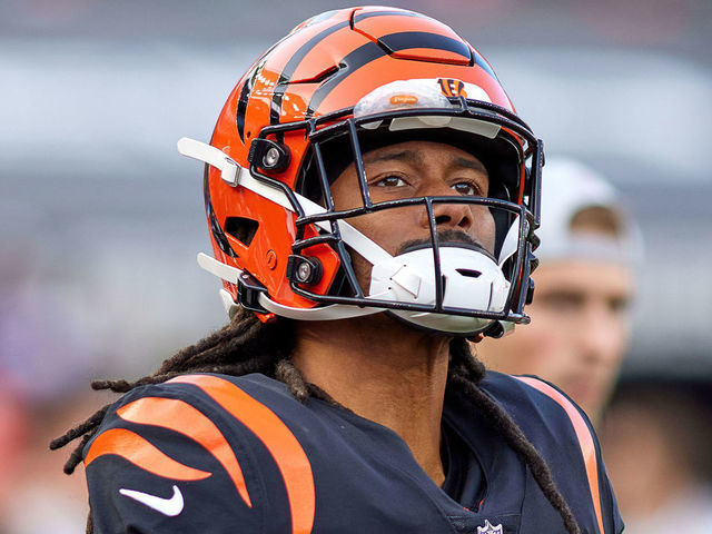 CINCINNATI, OH - DECEMBER 26: Cincinnati Bengals cornerback Trae Waynes (26) looks on during a game between the Cincinnati Bengals and the Baltimore Ravens on December 26, 2021, at Paul Brown Stadium in Cincinnati, OH.