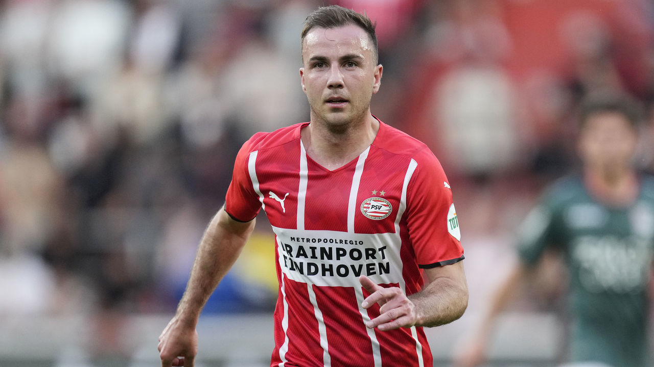 EINDHOVEN, NETHERLANDS - MAY 11: Mario Gotze of PSV during the Dutch Eredivisie match between PSV v NEC Nijmegen at the Philips Stadium on May 11, 2022 in Eindhoven Netherlands