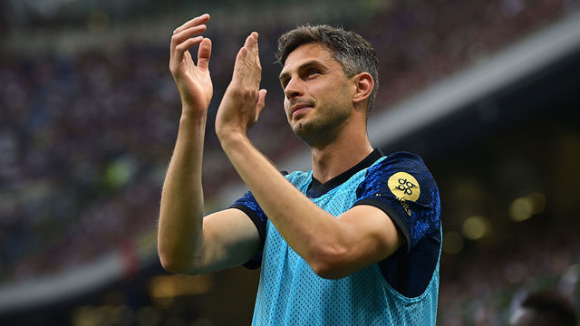 MILAN, ITALY - MAY 22: Andrea Ranocchia of FC Internazionale cheers the fans during the Serie A match between FC Internazionale and UC Sampdoria at Stadio Giuseppe Meazza on May 22, 2022 in Milan, Italy.