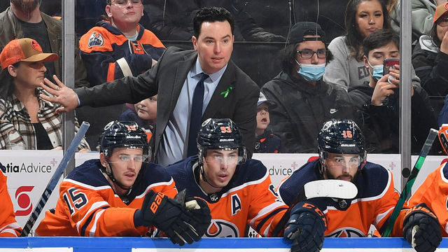 EDMONTON, AB - APRIL 1: Jay Woodcroft of the Edmonton Oilers watches the play from the bench during the game against the St Louis Blues on April 1, 2022 at Rogers Place in Edmonton, Alberta, Canada.