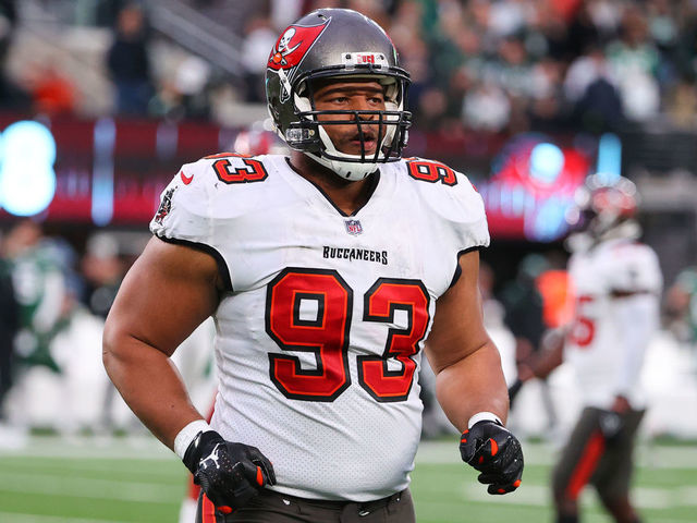 EAST RUTHERFORD, NJ - JANUARY 02: Tampa Bay Buccaneers defensive end Ndamukong Suh (93) during the National Football League game between the New York Jets and the Tampa Bay Buccaneers on January 2, 2022 at MetLife Stadium in East Rutherford, NJ.
