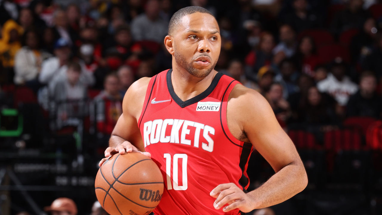 CHICAGO, IL - MARCH 9: Eric Gordon #10 of the Houston Rockets dribbles the ball during the game against the Los Angeles Lakers on March 9, 2022 at United Center in Chicago, Illinois. Mandatory Copyright Notice: Copyright 2022 NBAE