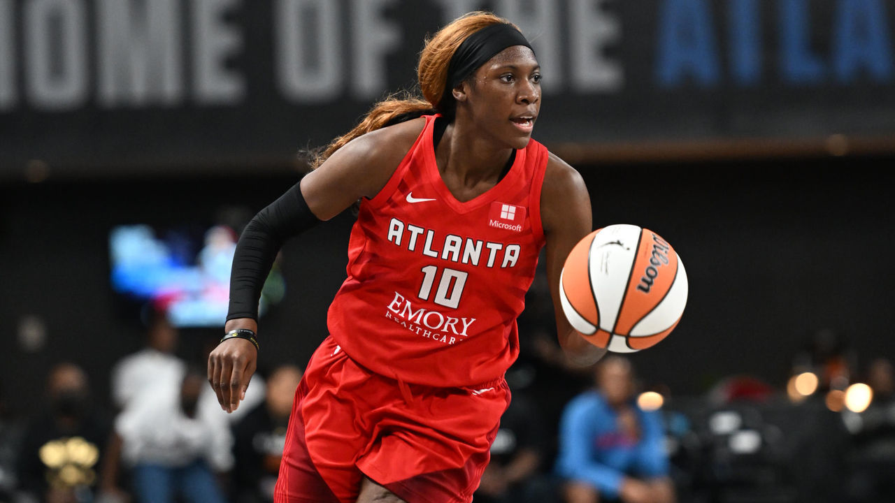 COLLEGE PARK, GA - MAY 29: Rhyne Howard #10 of the Atlanta Dream drives to the basket during the game against the Dallas Wings on May 29, 2022 at Gateway Center Arena in College Park, Georgia. NOTE TO USER: User expressly acknowledges and agrees that, by downloading and/or using this Photograph, user is consenting to the terms and conditions of the Getty Images License Agreement. Mandatory Copyright Notice: Copyright 2022 NBAE