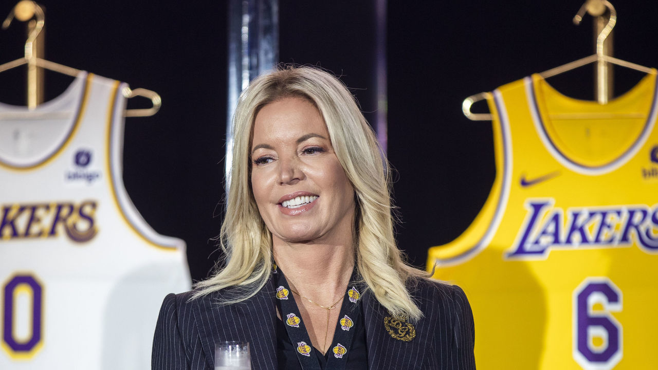 EL SEGUNDO, CA - September 20: Jeanie Buss, CEO / Governor / Co-owner of the Los Angeles Lakers, holds a new Lakers jersey as the Lakers host a 2021-2022 season kick-off event to unveil and announce a new global marketing partnership with Bibigo, which will appear on the Lakers jersey at the UCLA Health Training Center in El Segundo on Monday, Sept. 20, 2021. (Allen J. Schaben / Los Angeles Times via Getty Images)