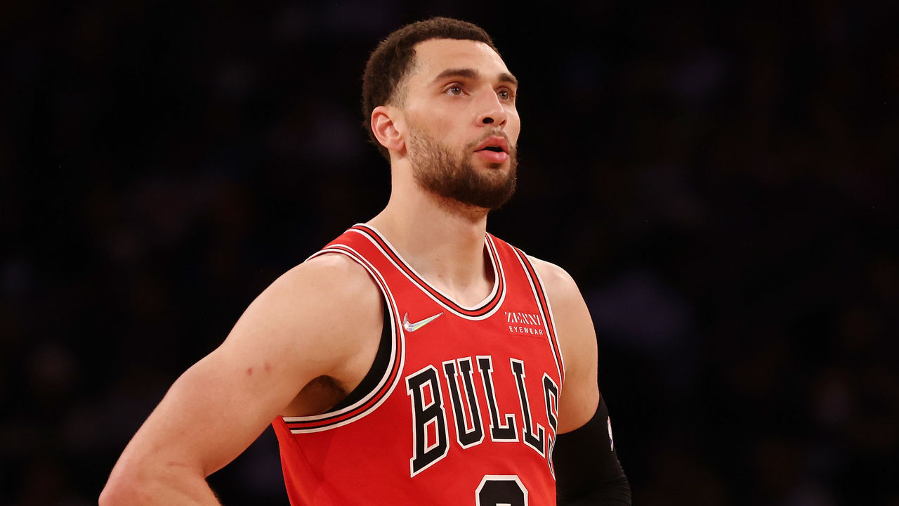 NEW YORK, NEW YORK - MARCH 28: Zach LaVine #8 of the Chicago Bulls in action against the New York Knicks at Madison Square Garden on March 28, 2022 in New York City. New York Knicks defeated the Chicago Bulls 109-104.
