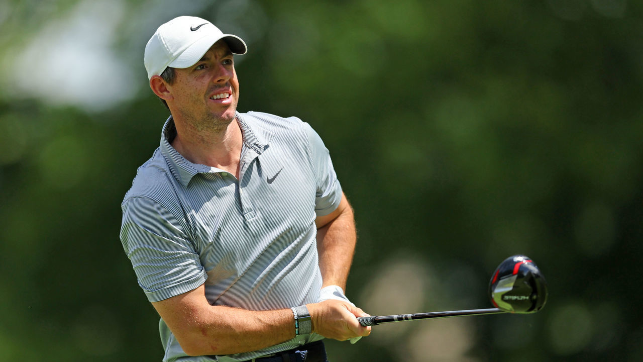 CROMWELL, CONNECTICUT - JUNE 23: Rory McIlroy of Northern Ireland plays his shot from the sixth tee during the first round of Travelers Championship at TPC River Highlands on June 23, 2022 in Cromwell, Connecticut.