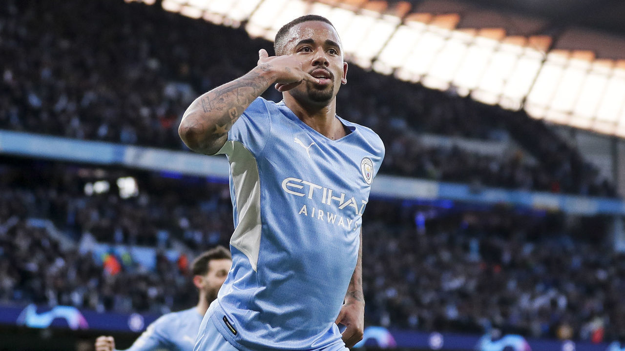 MANCHESTER, UNITED KINGDOM - APRIL 26: Gabriel Jesus of Manchester City celebrates goal 2-0 during the UEFA Champions League match between Manchester City v Real Madrid at the Etihad Stadium on April 26, 2022 in Manchester United Kingdom