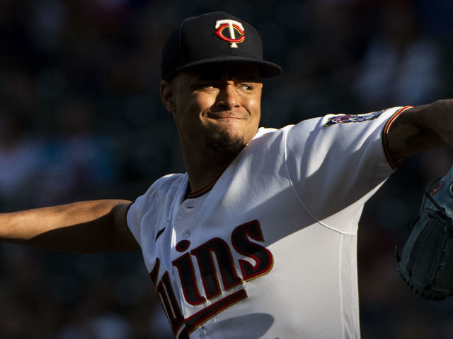 Minnesota Twins sign starting pitcher Chris Archer to 1-year deal