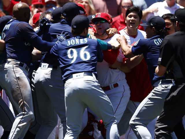 Benches clear after Astros pitcher taunts Mariners' Julio Rodriguez, Mariners