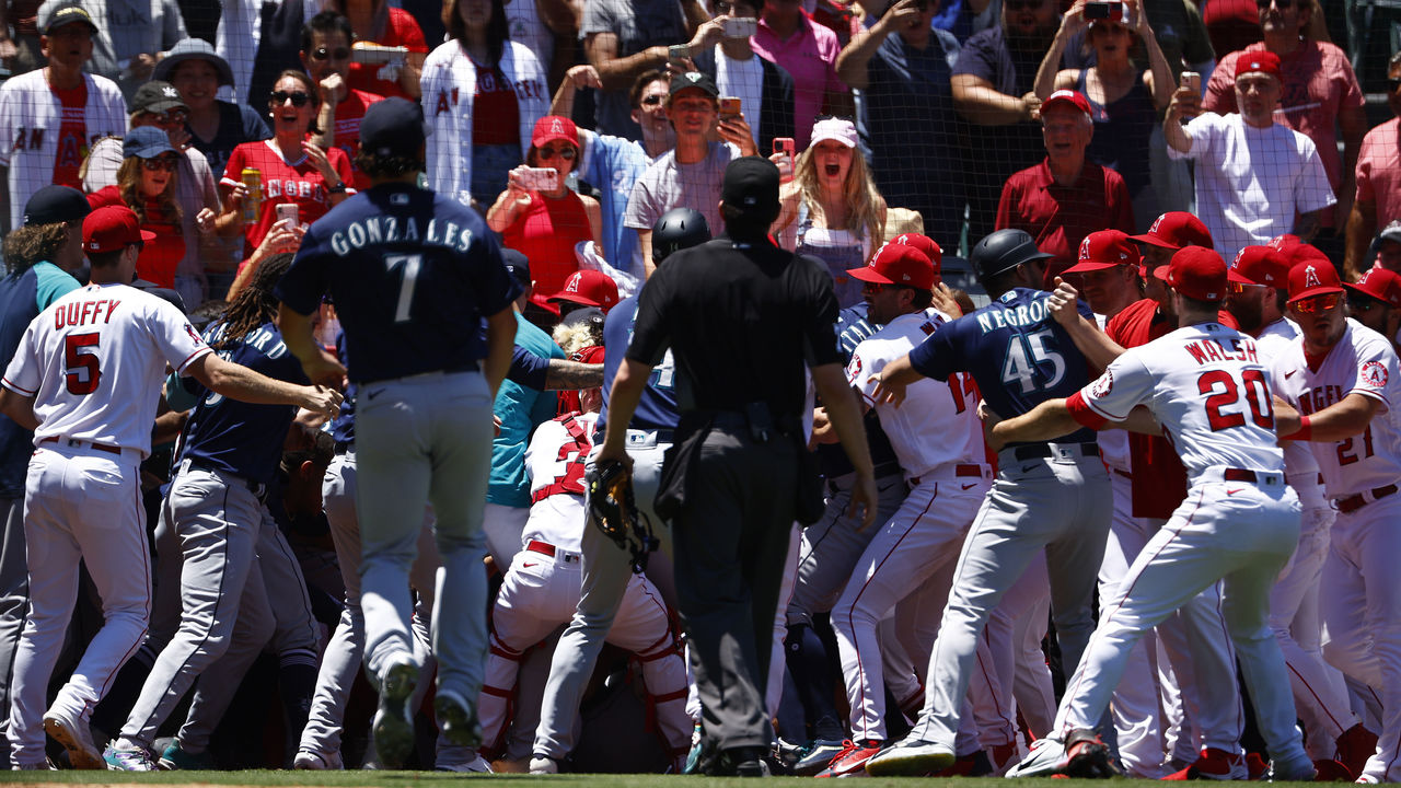 Santana homers twice, Mariners slam Angels 9-1 - Sent-trib