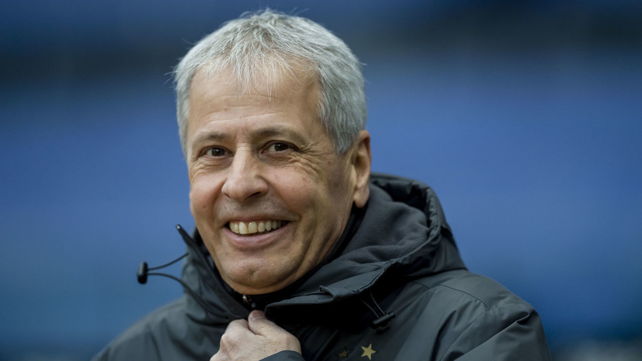 FRANKFURT, GERMANY - DECEMBER 05: Head coach Lucien Favre of Borussia Dortmund prior to the Bundesliga match between Eintracht Frankfurt and Borussia Dortmund at the Deutsche Bank Park on December 05, 2020 in Frankfurt, Germany.