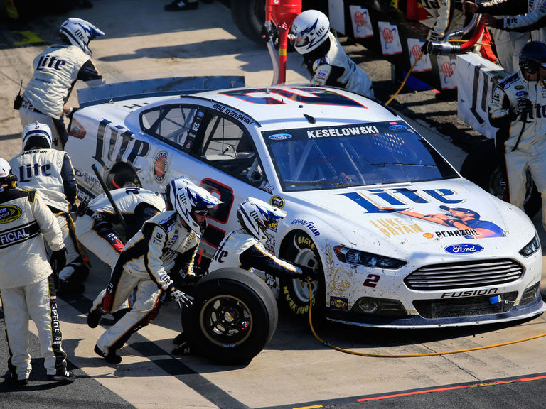 Team Penske makes changes to Keselowki's pit crew