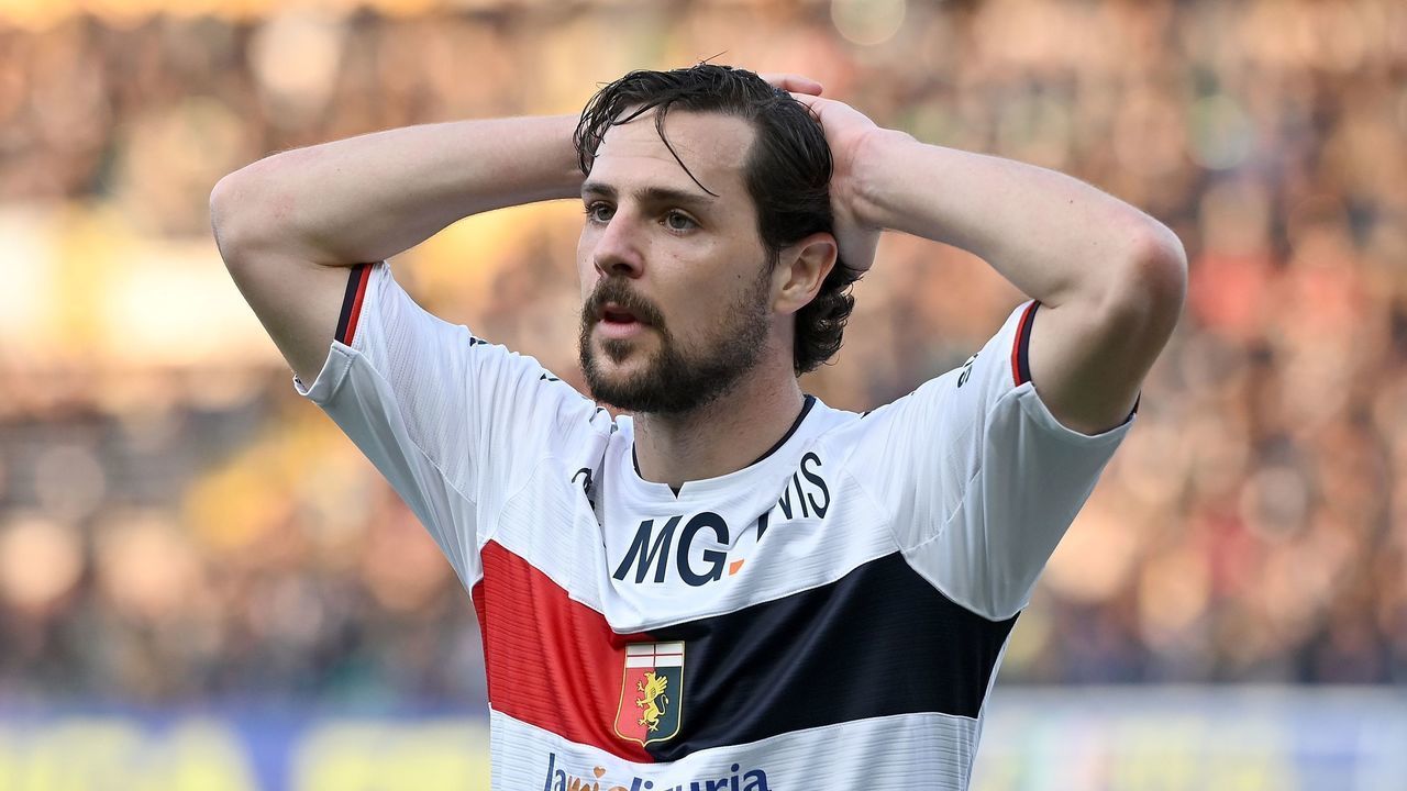 VERONA, ITALY - APRIL 04: Mattia Destro of Genoa CFC reacts during the Serie A match between Hellas and Genoa CFC at Stadio Marcantonio Bentegodi on April 04, 2022 in Verona, Italy.