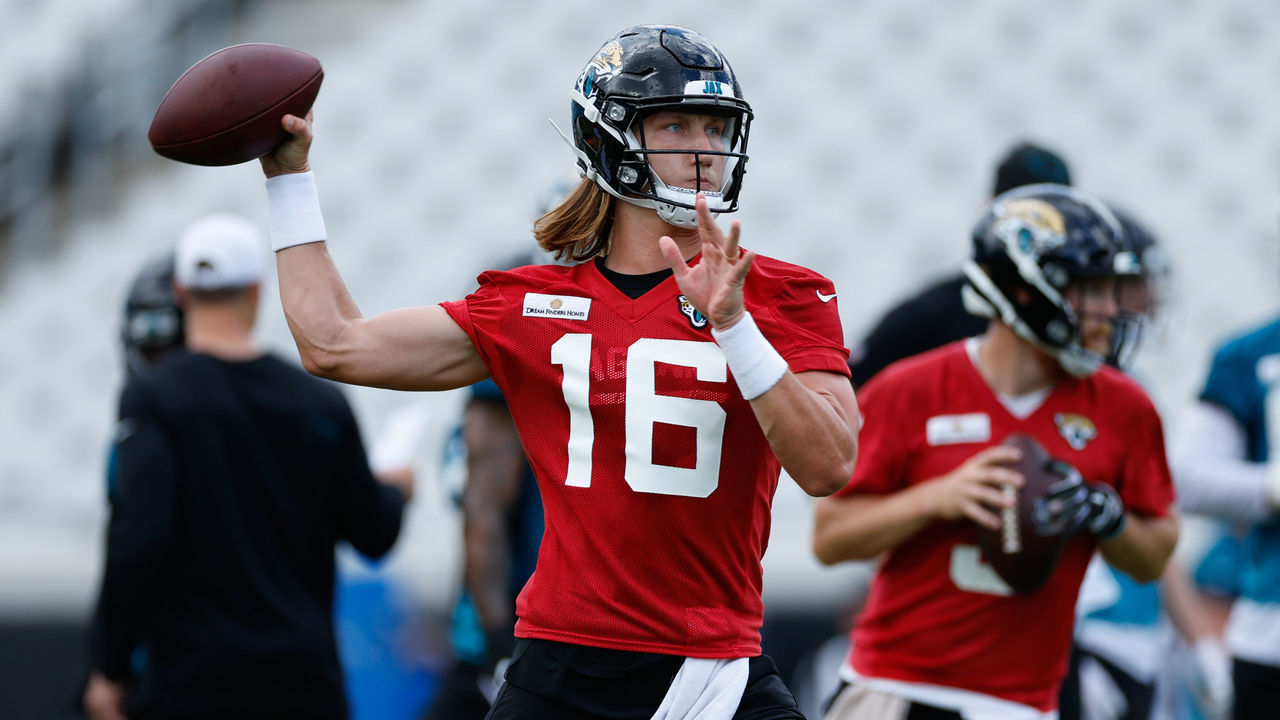 JACKSONVILLE, FL - MAY 31: Jacksonville Jaguars Quarterback Trevor Lawrence (16) during Jacksonville Jaguars OTA Offseason Workouts on May 31, 2022 at TIAA Bank Field in Jacksonville, Fl.