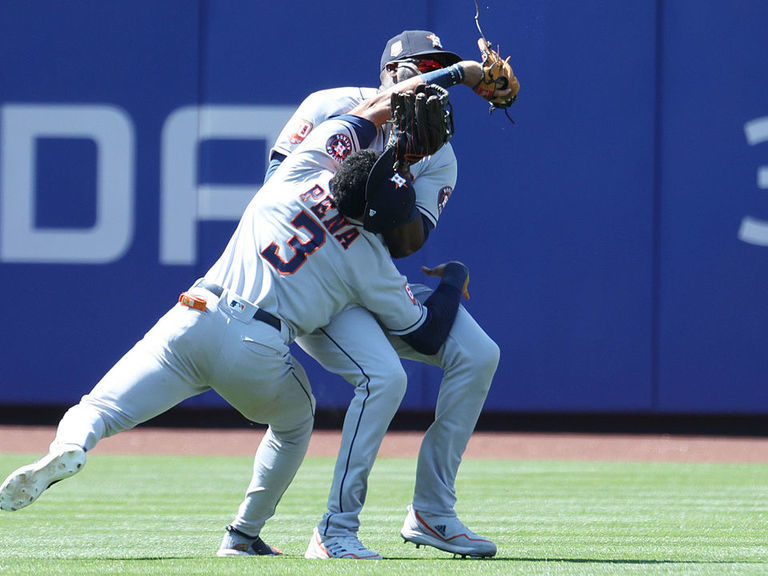 Houston Astros: Yordan Alvarez, Jeremy Peña checked for collisions