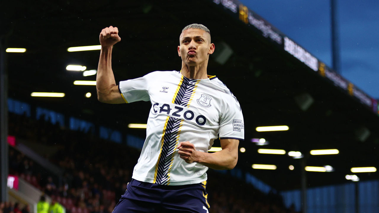 BURNLEY, ENGLAND - APRIL 06: Richarlison of Everton celebrates after scoring their team's first goal from the penalty spot during the Premier League match between Burnley and Everton at Turf Moor on April 06, 2022 in Burnley, England.