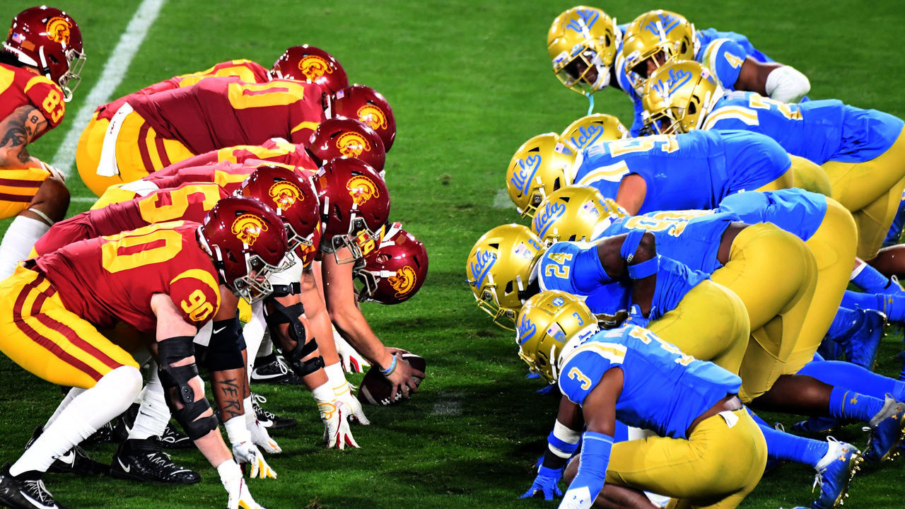 Pasadena, CA - December 12: USC Trojans v. UCLA Bruins in the second half of a NCAA Football game at the Rose Bowl in Pasadena on Saturday, December 12, 2020.