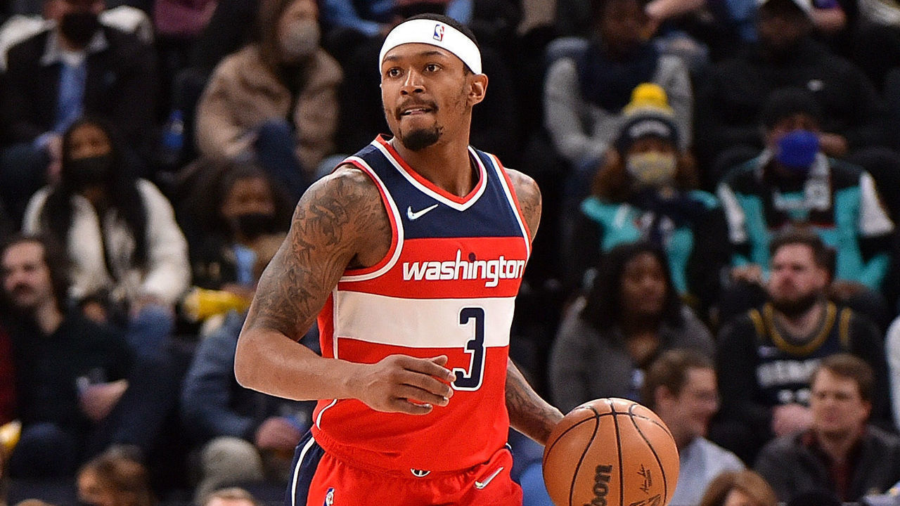 MEMPHIS, TENNESSEE - JANUARY 29: Bradley Beal #3 of the Washington Wizards brings the ball up court during the game against the Memphis Grizzlies at FedExForum on January 29, 2022 in Memphis, Tennessee.