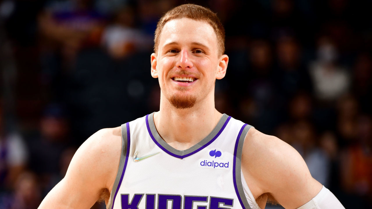 PHOENIX, AZ - APRIL 10: Donte DiVincenzo #0 of the Sacramento Kings smiles during the game against the Phoenix Suns on April 10, 2022 at Footprint Center in Phoenix, Arizona. Mandatory Copyright Notice: Copyright 2022 NBAE