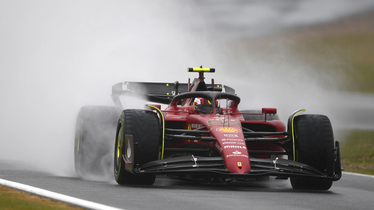 NORTHAMPTON, ENGLAND - JULY 02: Carlos Sainz of Spain driving (55) the Ferrari F1-75 during qualifying ahead of the F1 Grand Prix of Great Britain at Silverstone on July 02, 2022 in Northampton, England.
