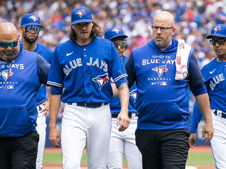 Blue Jays ace Kevin Gausman escapes serious injury after being struck by  comebacker 