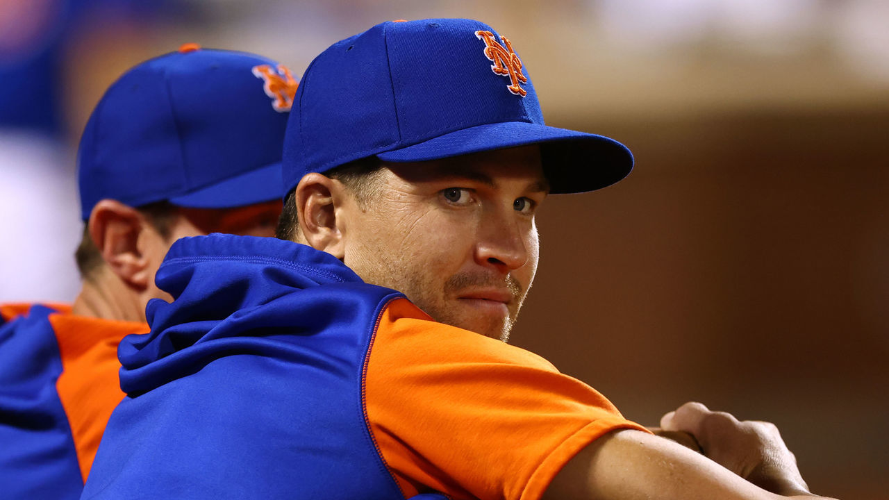 NEW YORK, NY - JUNE 14: Jacob deGrom #48 of the New York Mets in the dugout during a game against the Milwaukee Brewers at Citi Field on June 14, 2022 in New York City. The Mets defeated the Brewers 4-0.