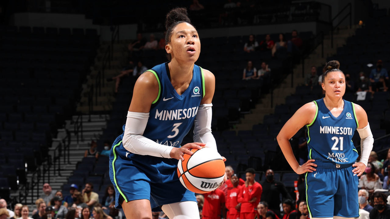 Minneapolis, MN - JULY 1: Aerial Powers #3 of the Minnesota Lynx shoots a free throw during the game against the Las Vegas Aces on July 1, 2022 at Target Center in Minneapolis, MN. Mandatory Copyright Notice: Copyright 2022 NBAE