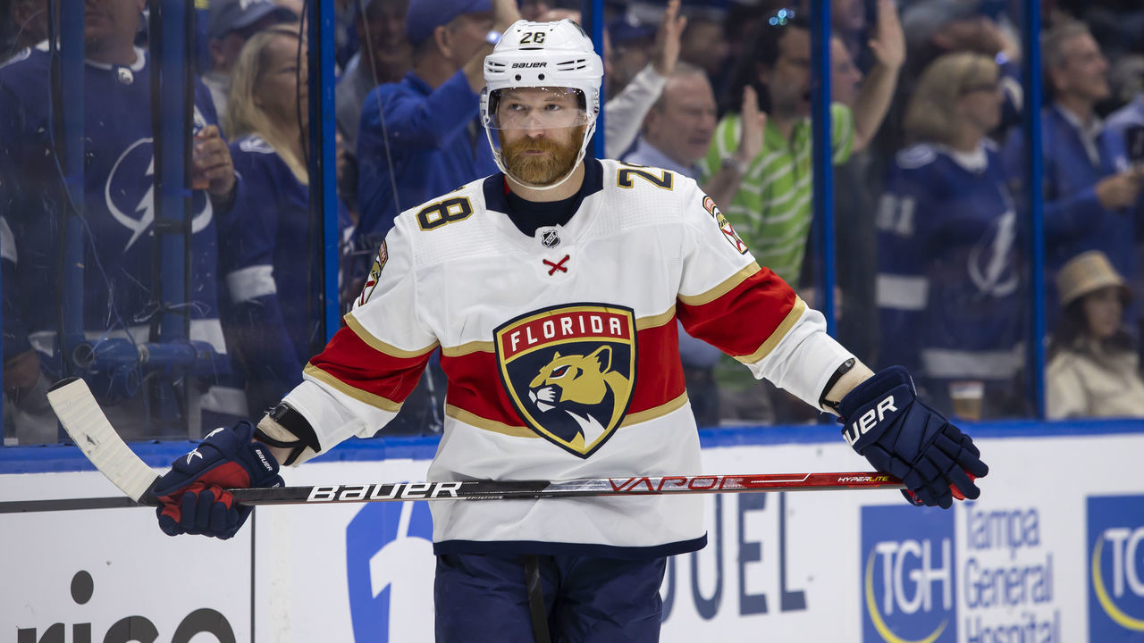TAMPA, FL - MAY 23: Claude Giroux #28 of the Florida Panthers against the Tampa Bay Lightning during the second period in Game Four of the Second Round of the 2022 Stanley Cup Playoffs at Amalie Arena on May 23, 2022 in Tampa, Florida.