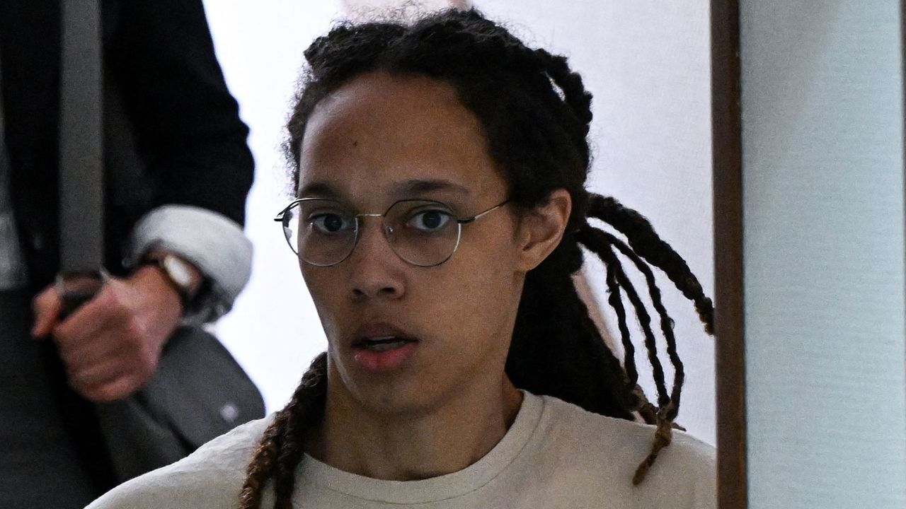 US WNBA basketball superstar Brittney Griner arrives to a hearing at the Khimki Court, outside Moscow on July 1, 2022. - Griner, a two-time Olympic gold medallist and WNBA champion, was detained at Moscow airport in February on charges of carrying in her luggage vape cartridges with cannabis oil, which could carry a 10-year prison sentence.