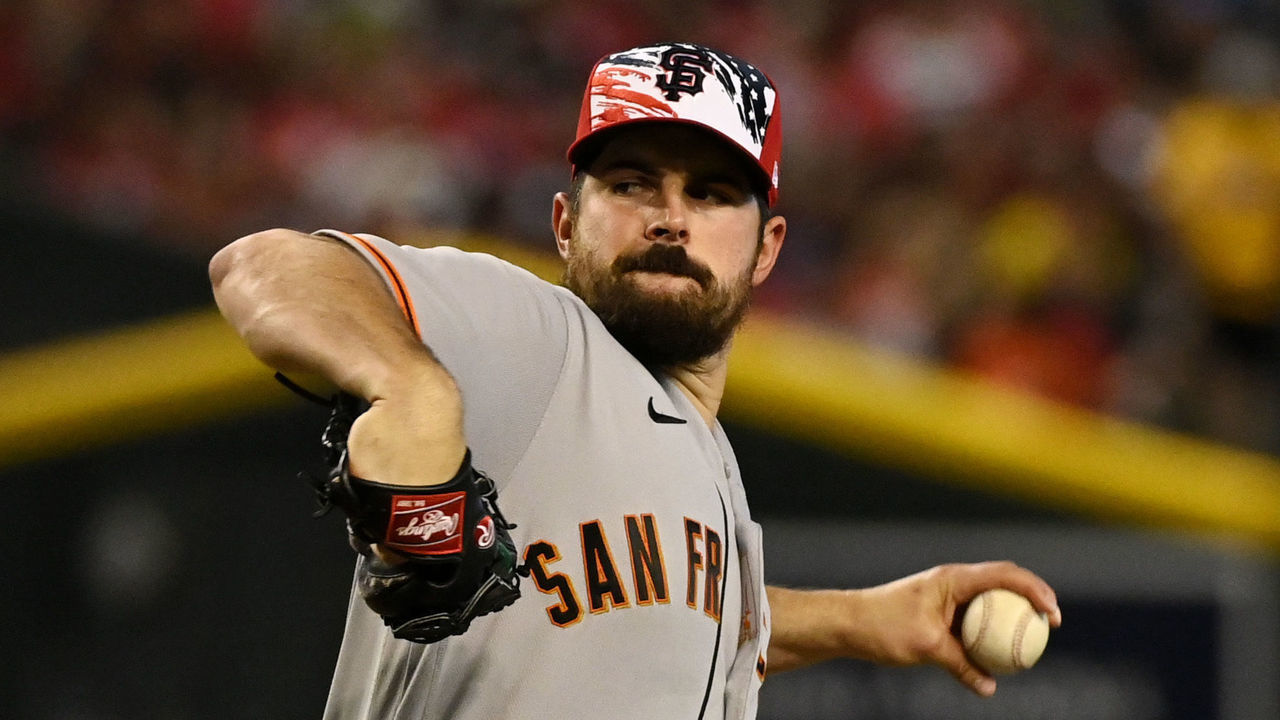 PHOENIX, ARIZONA - JULY 04: Carlos Rodon #16 of the San Francisco Giants pitches in the first inning against the Arizona Diamondbacks at Chase Field on July 04, 2022 in Phoenix, Arizona.