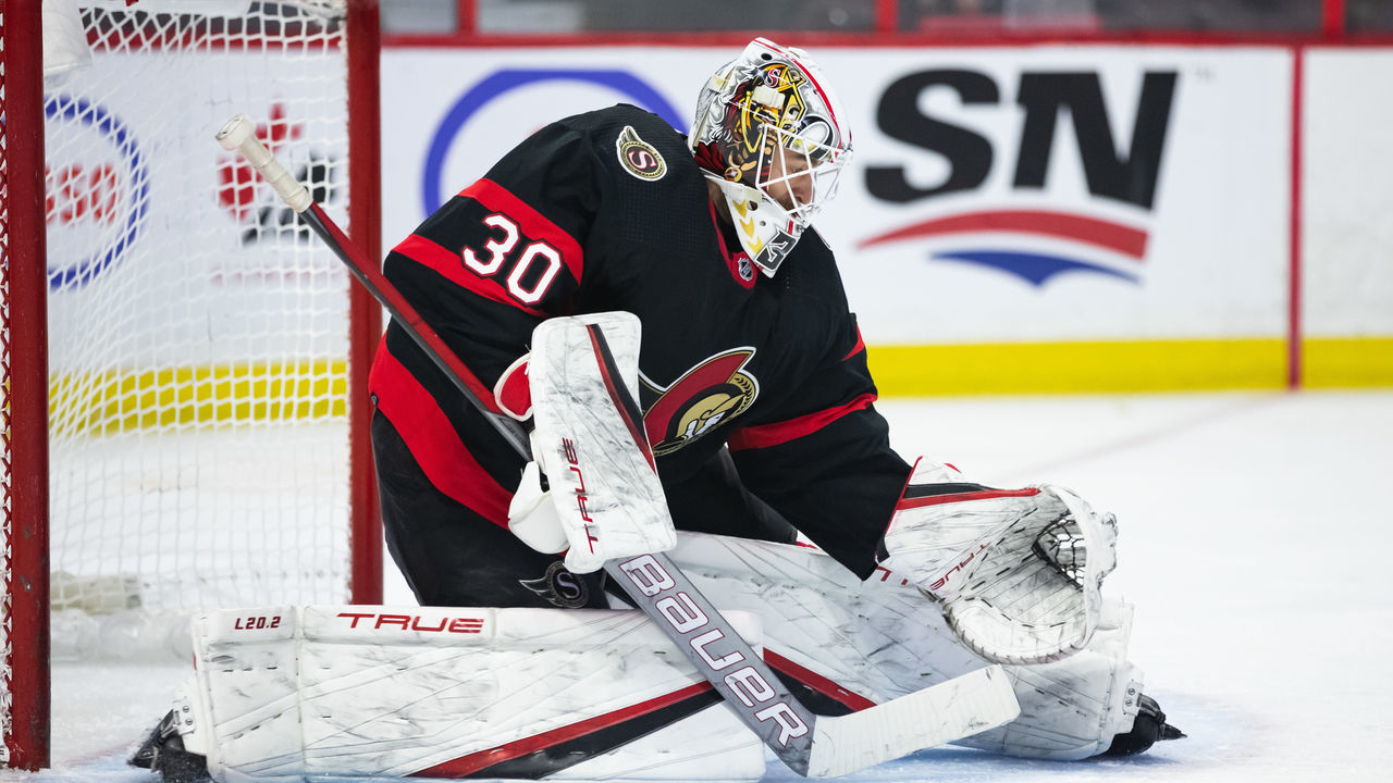 OTTAWA, ON - FEBRUARY 12: Ottawa Senators Goalie Matt Murray (30) looks to make a save during third period National Hockey League action between the Boston Bruins and Ottawa Senators on February 12, 2022, at Canadian Tire Centre in Ottawa, ON, Canada.