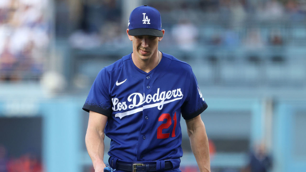 LOS ANGELES, CALIFORNIA - JUNE 04: Walker Buehler #21 of the Los Angeles Dodgers looks on during the first inning against the New York Mets at Dodger Stadium on June 04, 2022 in Los Angeles, California. The New York Mets won 9-4.