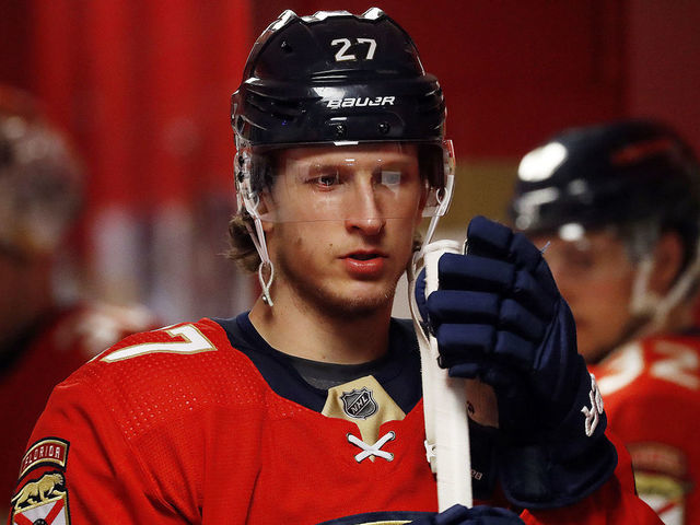 Panthers sign Eetu Luostarinen to 2-year extension | theScore.com