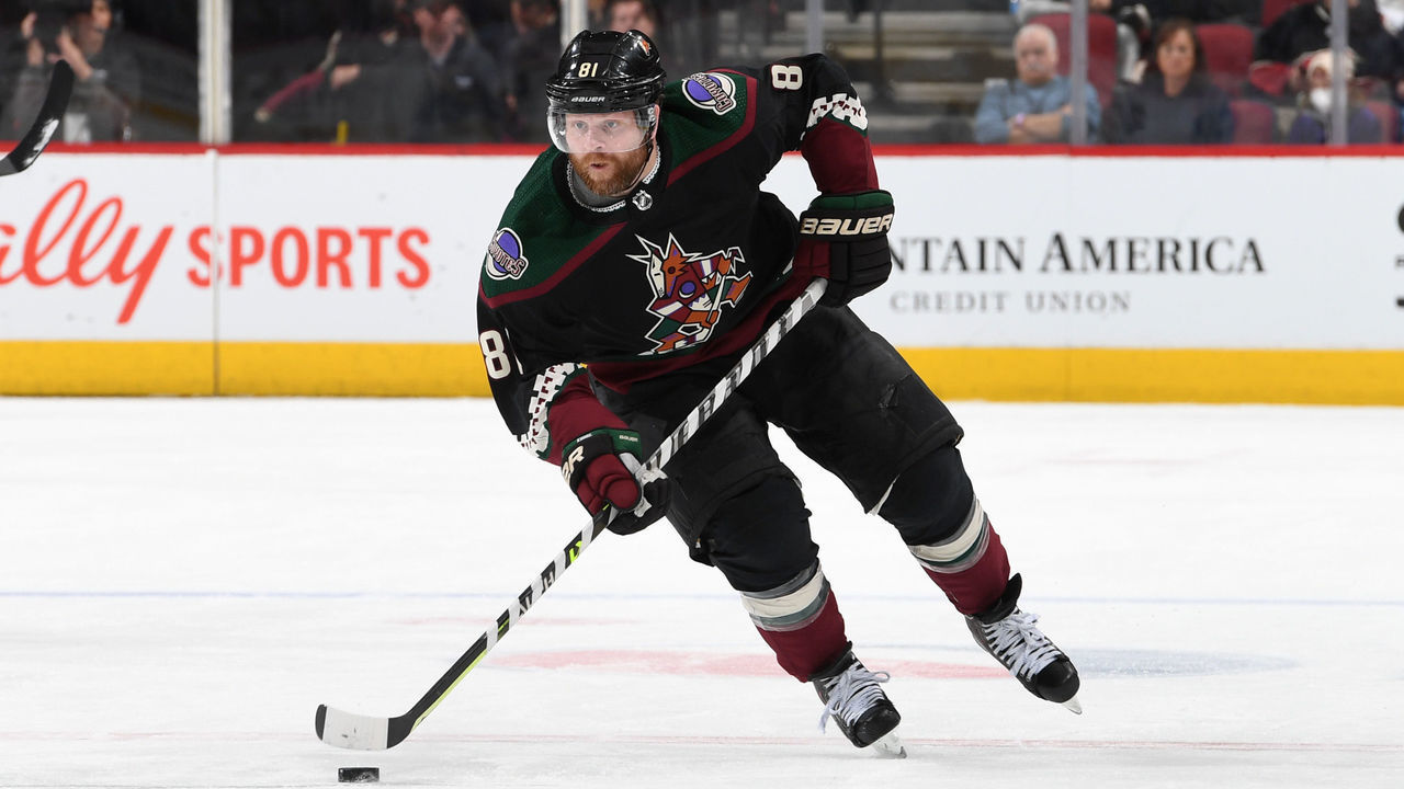 GLENDALE, ARIZONA - APRIL 23: Phil Kessel #81 of the Arizona Coyotes skates with the puck against the St Louis Blues at Gila River Arena on April 23, 2022 in Glendale, Arizona.