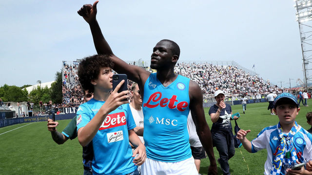 LA SPEZIA, ITALY - MAY 22: Kalidou Koulibaly of SSC Napoli celebrates for the victory ,during the Serie A match between Spezia Calcio and SSC Napoli at Stadio Alberto Picco on May 22, 2022 in La Spezia, Italy.
