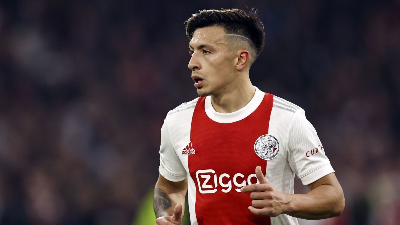 AMSTERDAM - Lisandro Martinez of Ajax during the UEFA Champions League match between Ajax Amsterdam and Benfica at the Johan Cruijff ArenA on March 15, 2022 in Amsterdam, Netherlands. ANP MAURICE VAN STEEN