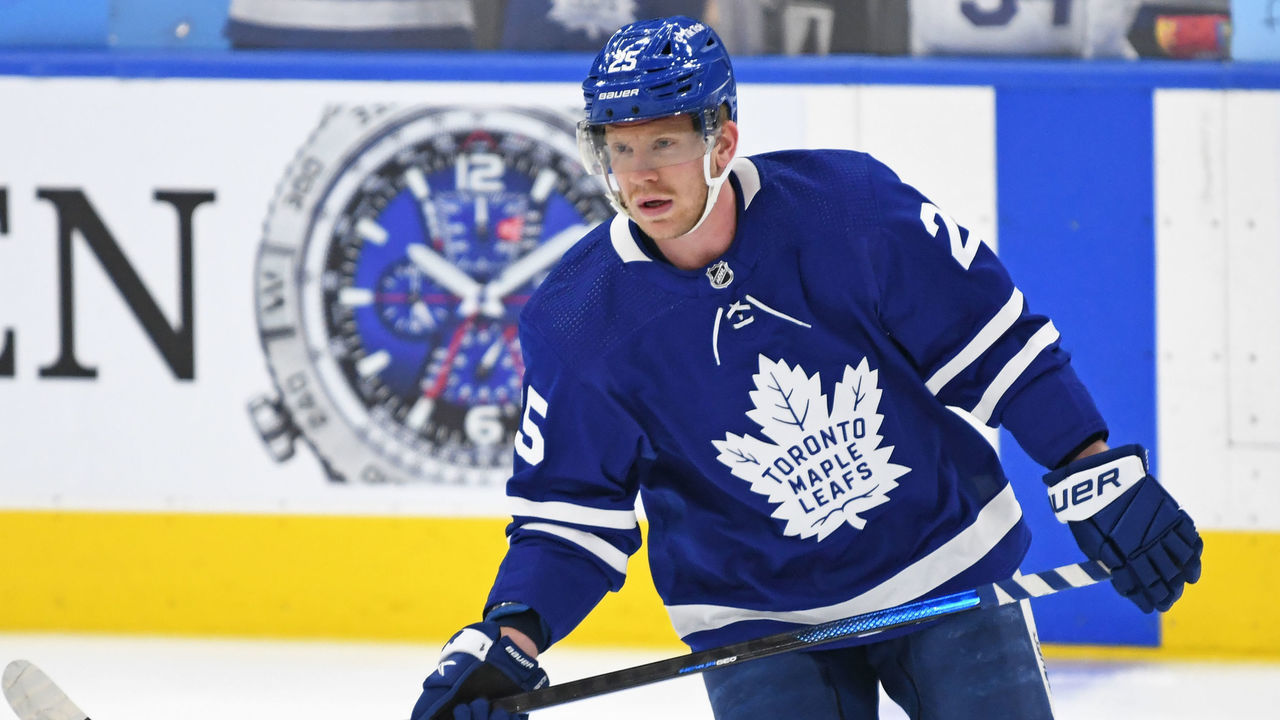 TORONTO, ON - MAY 02: Toronto Maple Leafs Right Wing Ondrej Kase (25) in warmups prior to Round 1 Game 1 of the NHL Stanley Cup Playoffs between the Tampa Bay Lightning and Toronto Maple Leafs on May 2, 2022 at Scotiabank Arena in Toronto, ON.