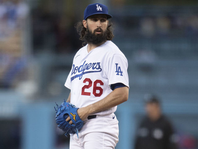 LOS ANGELES, CA - JULY 07: Los Angeles Dodgers starting pitcher Tony Gonsolin (26) on the mound facing the Chicago Cubs at Dodger Stadium on July 7, 2022 in Los Angeles, CA.