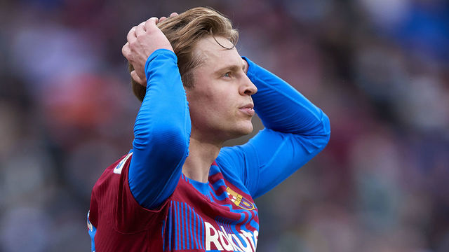 ELCHE, SPAIN - MARCH 06: Frenkie De Jong of FC Barcelona reacts during the LaLiga Santander match between Elche CF and FC Barcelona at Estadio Manuel Martinez Valero on March 06, 2022 in Elche, Spain.