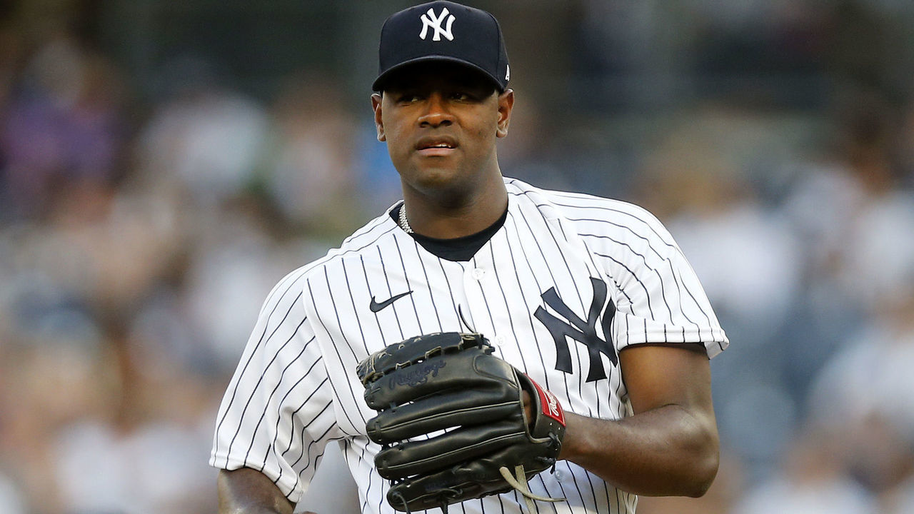 NEW YORK, NEW YORK - JULY 13: Luis Severino #40 of the New York Yankees in action against the Cincinnati Reds at Yankee Stadium on July 13, 2022 in New York City. The Yankees defeated the Reds 7-6 in ten innings.