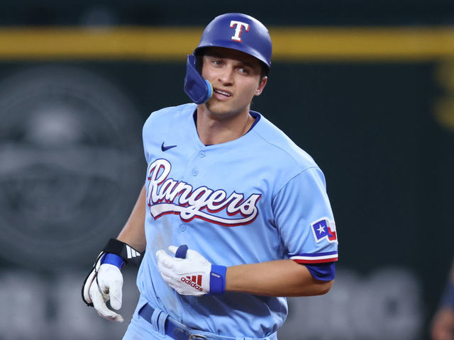 Seager: Calmer offseason with Rangers already making 'world of difference' | theScore.com