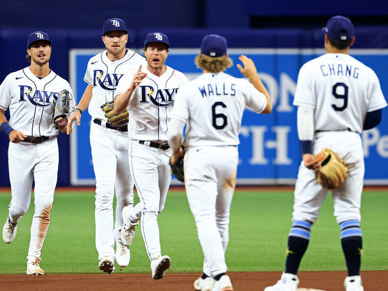 Rays rally to complete four-game sweep of Red Sox