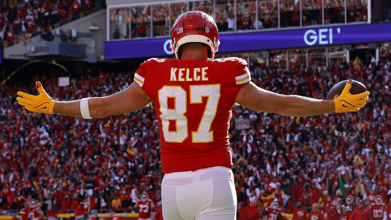 KANSAS CITY, MISSOURI - JANUARY 30: (EDITOR'S NOTE: Alternate crop) Tight end Travis Kelce #87 of the Kansas City Chiefs celebrates with quarterback Patrick Mahomes #15 after catching a second quarter touchdown pass against the Cincinnati Bengals in the AFC Championship Game at Arrowhead Stadium on January 30, 2022 in Kansas City, Missouri.