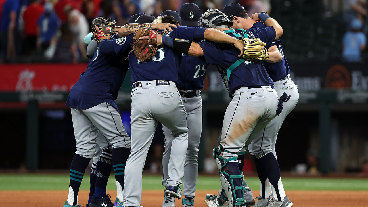 Matt Festa of the Seattle Mariners pitches in the seventh inning News  Photo - Getty Images